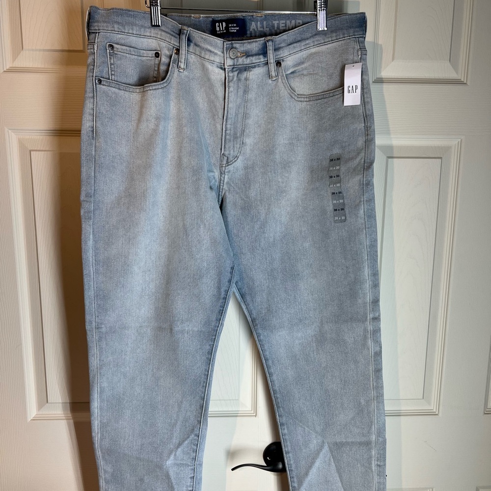 GAP Men’s jeans straight tapered denim 38x30 brand new